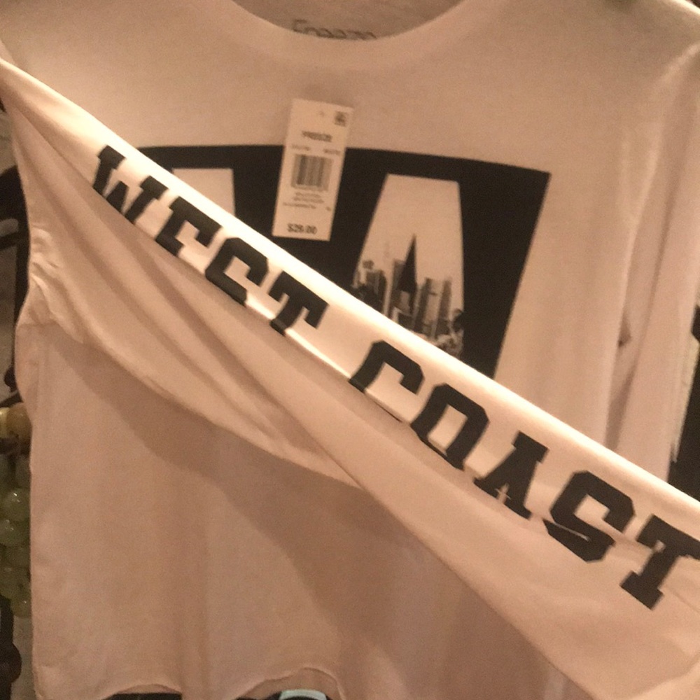 NEW! LOS ANGELES WHITE CROP TOP! Size Med. - Picture 5 of 6